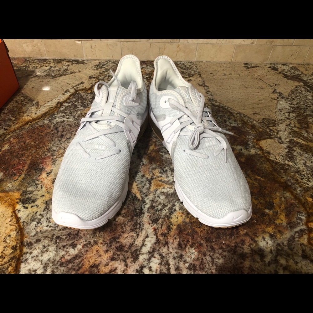 Like New Nike Air Max Sequent 3